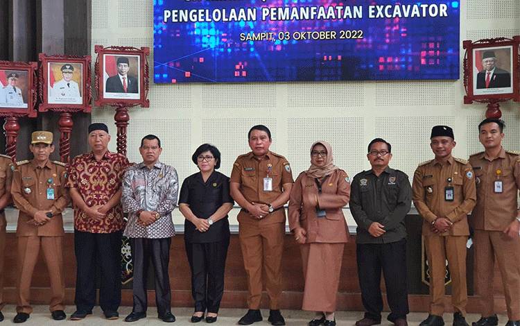 Launching Aplikasi Sipimakai Solusi Excavator yang Diserahkan