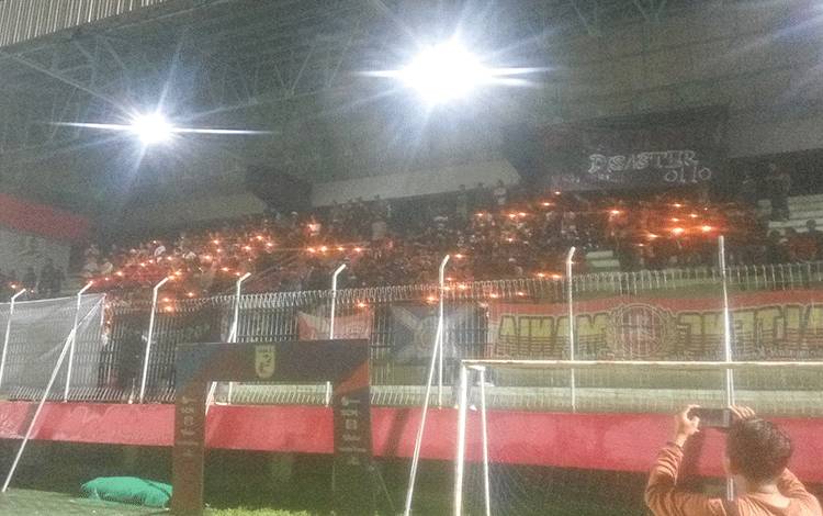 Aliansi Suporter Bola di Kalteng Gelar Doa Bersama atas Tragedi Kanjuruhan