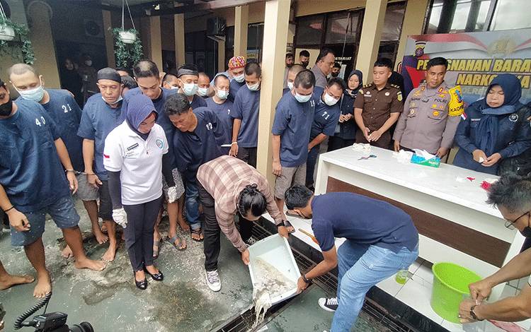 Polres Kotim Musnahkan Sabu 355,86 Gram, Ganja 89,64 gram dan 1.204 Butir Zenith