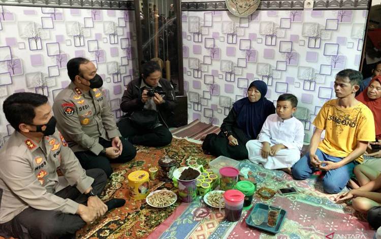 Kapolda Jatim Minta Maaf Terkait Pengamanan di Stadion Kanjuruhan