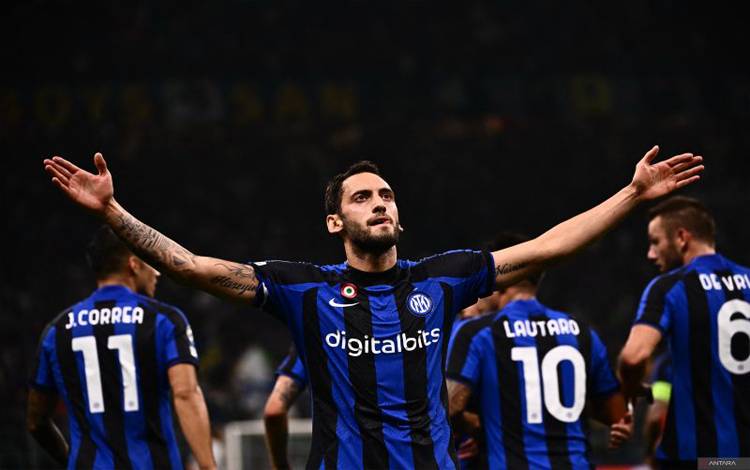 Gol Tunggal Calhanoglu Bantu Inter Milan Tekuk Barcelona 1-0