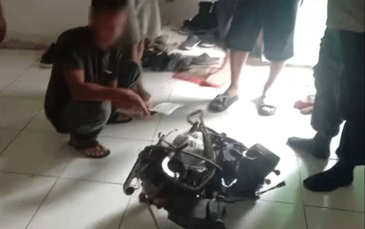 Warga Samuda Gerebek Rumah Diduga Jadi Sarang Curanmor