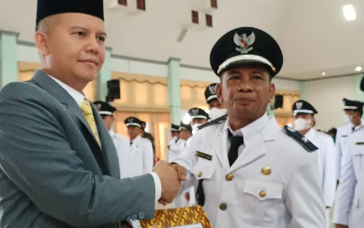 Bupati Gunung Mas Lantik 41 Kepala Desa