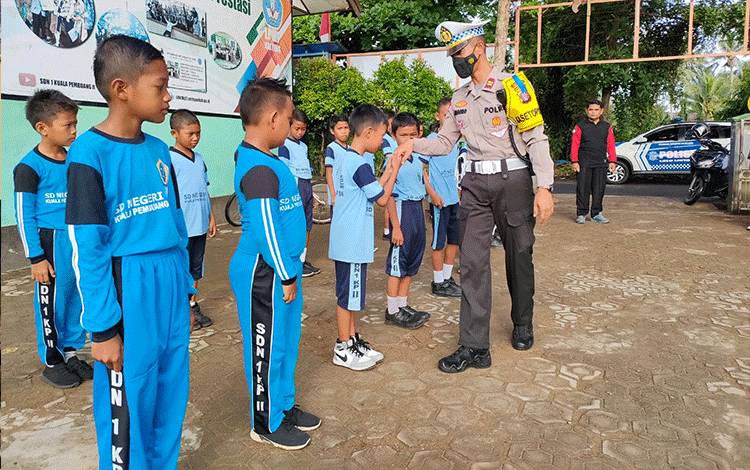 Sambangi Polisi Cilik, Kasat Lantas Polres Seruyan Sampaikan Ini