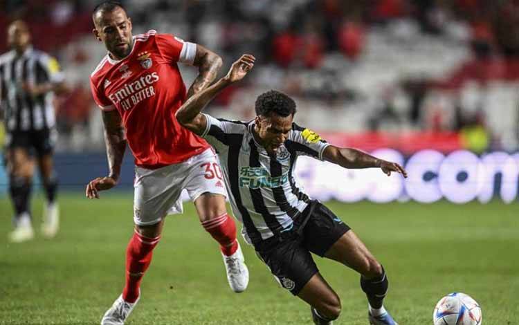 Newcastle Bantai Brentford 5-1 saat Leicester Kian Merana