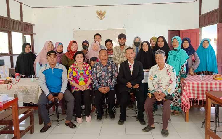 Di Akhir Masa Tugas, Camat Tamban Catur Terus Maksimalkan Pelayanan
