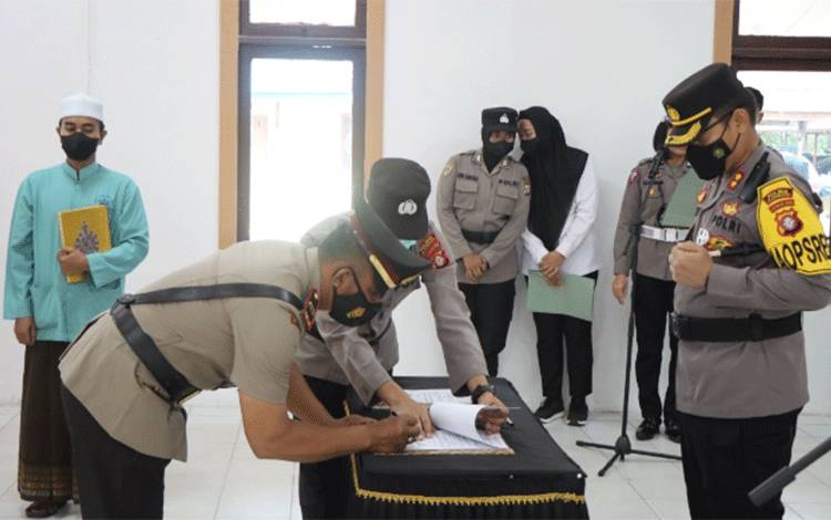 Dua Perwira Ini Dilantik Jadi Kapolsek di Katingan??