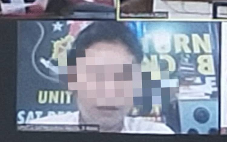 Mabuk Arak Pria Ini Curi Handphone dan Uang