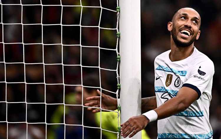 Barcelona Incar Aubameyang untuk jadi Pemain Pelapis Lewandowski