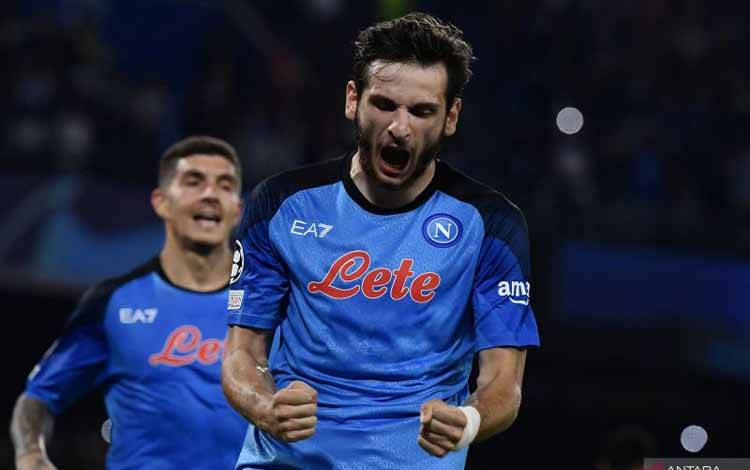 Kalahkan Ajax 4-2, Napoli ke Fase 16 Besar