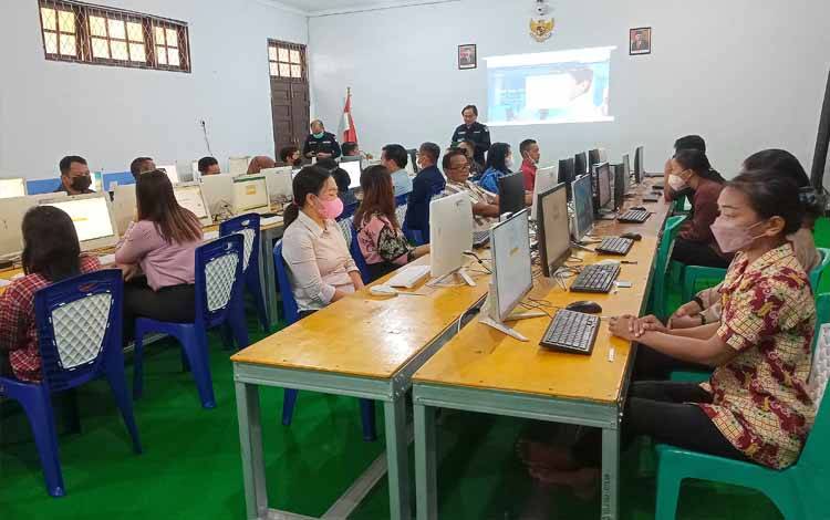 Bawaslu Barito Timur Gelar Tes Tertulis untuk Calon Panwaslu Kecamatan
