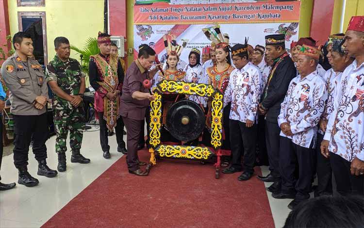 Mulai Hari ini MB Ketapang Terapkan Sanksi Adat Buang Sampah Sembarangan