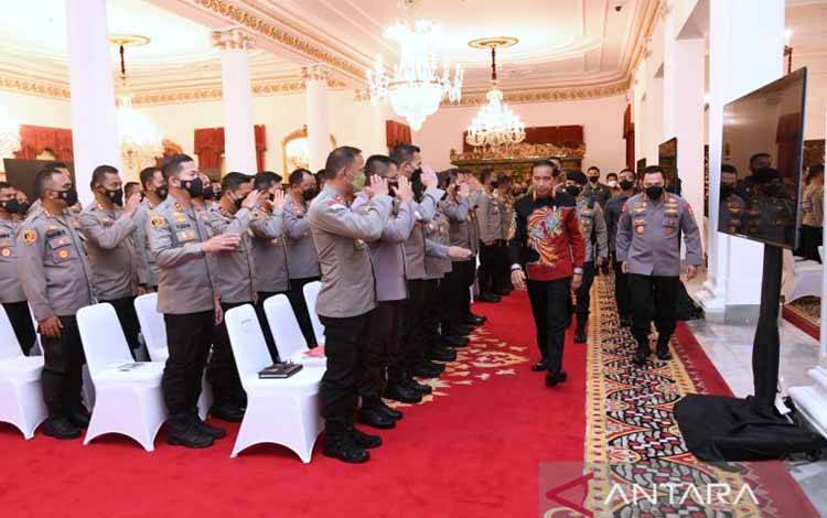 Presiden Singgung Pungli hingga Tindakan Represif Oknum Polri