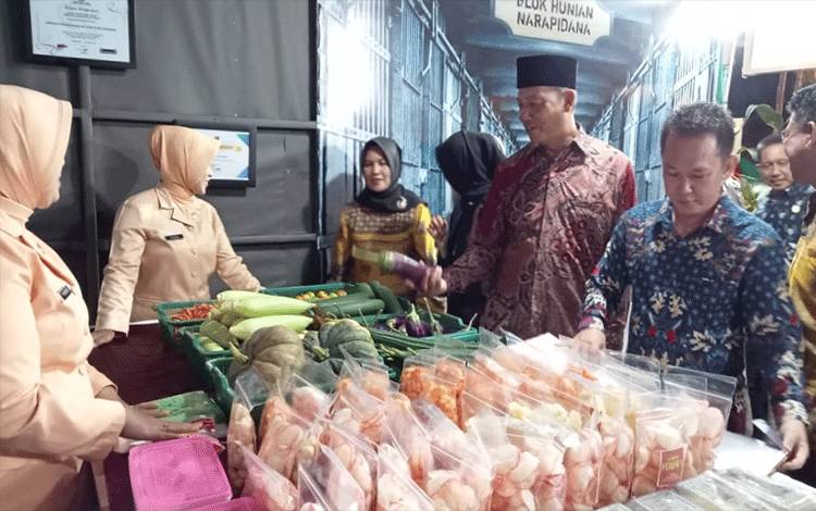 Bupati Sukamara Ajak Masyarakat Benahi Perekonomian