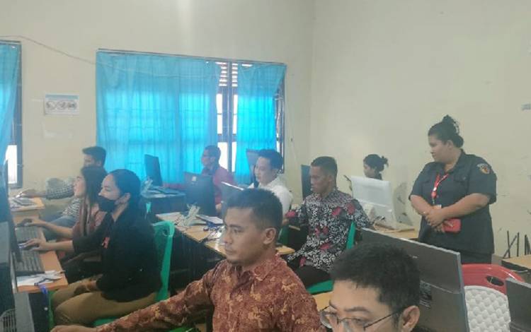 Tes Tertulis Calon Anggota Panwaslucam Gunung Mas Diikuti 103 Peserta