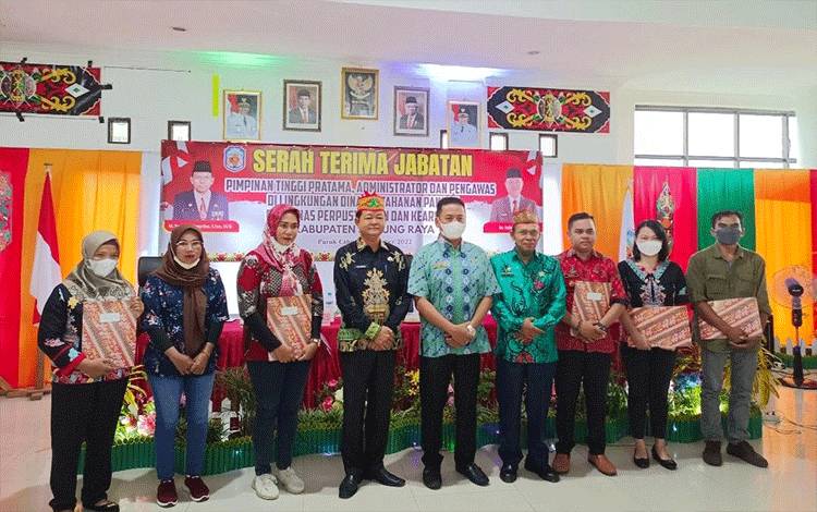 Dua Kades Terima Penghargaan Program Pekarangan Pangan Lestari