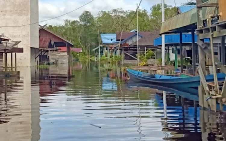 Banjir yang Landa Desa Palangan Sebabkan 925 Jiwa Terdampak dan sebagian Dievakuasi