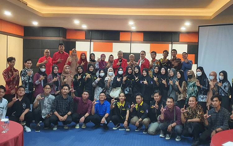 Bupati Kunjungi Mahasiswa Seruyan di Malang