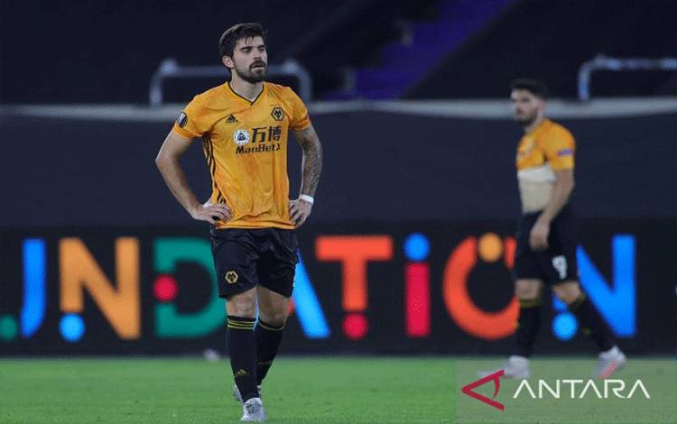 Wolves Belum akan Cari Pelatih Baru Hingga 2023