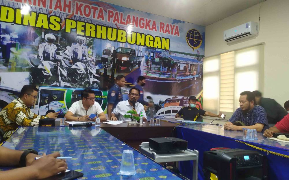 Bina Pegawai Dengan Pukul Perut, Kadishub Palangka Raya Minta Maaf