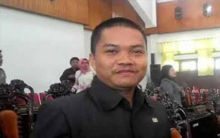 Legislator Kapuas Ini Dorong Fungsionalkan Jalan di Desa Jalur Sungai Kuatan