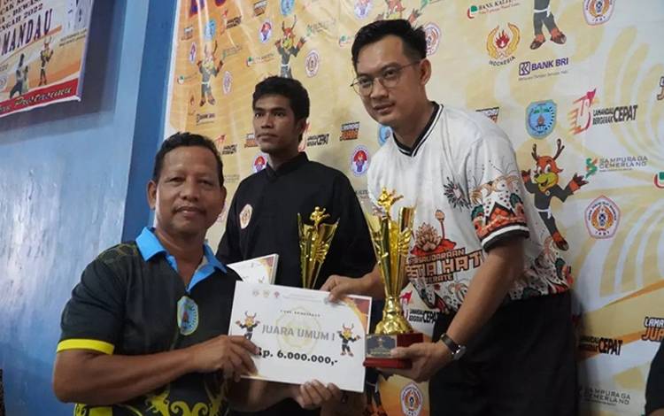PSHT Kotim Juara Umum Turnamen Silat di Lamandau