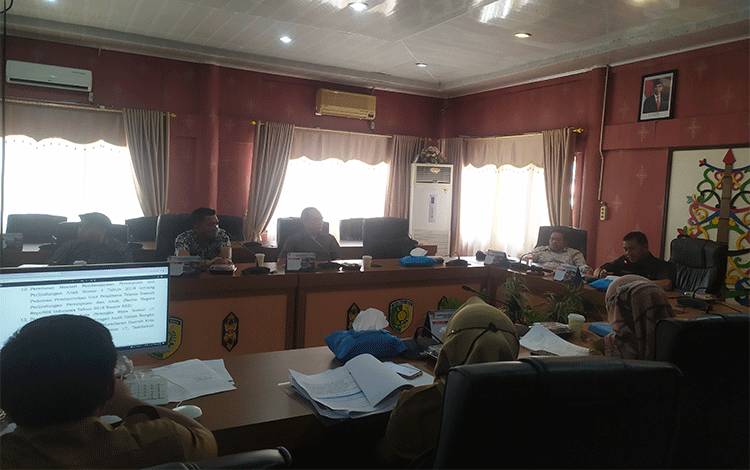 Bapemperda DPRD Palangka Raya Rapat Koordinasi Usulan Raperda