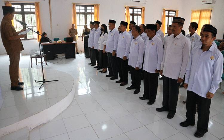 Sekda Kukuhkan Pengurus FKUB Seruyan