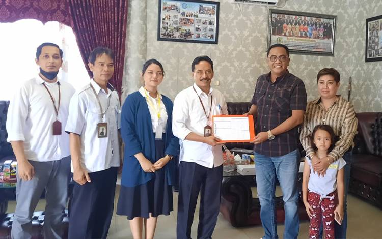 Ketua DPRD Kota Palangka Raya Terima Petugas Regsosek