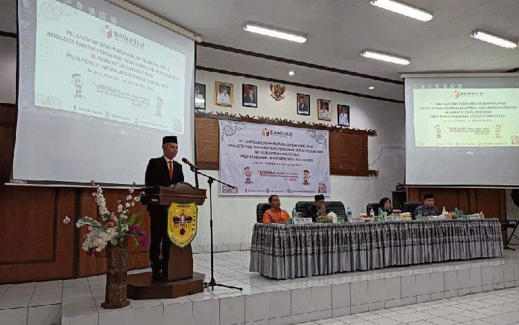 Bupati Gunung Mas Hadiri Pelantikan Panwaslu Kecamatan