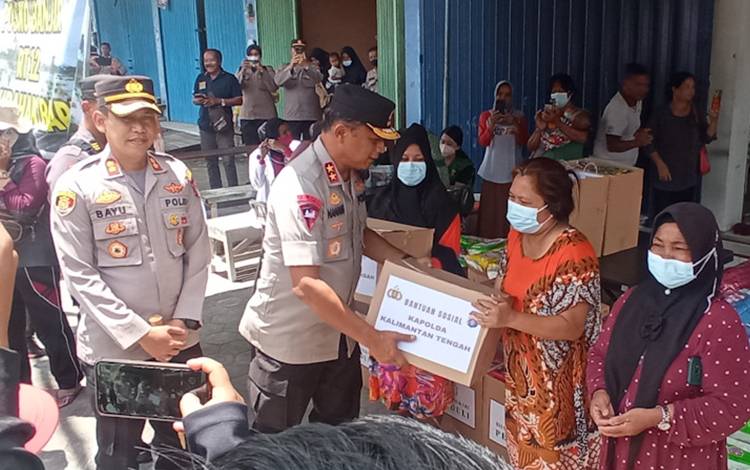 Kapolda Kalteng Cek Kondisi Banjir dan Aktivitas Anggota Polri di Kobar