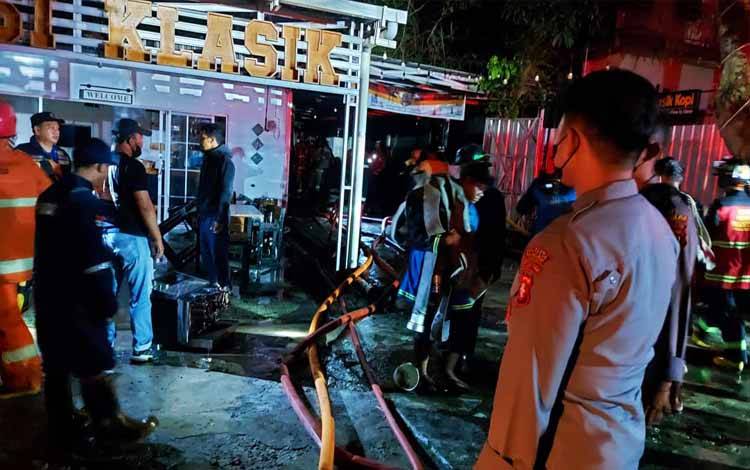 Kafe Garasi Klasik Terbakar dan Kerugian Capai Rp 600 Juta