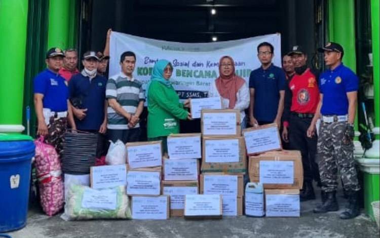 Seluruh Karyawan CBI Group Urunan dan Salurkan Bantuan di Lokasi Pengungsian?