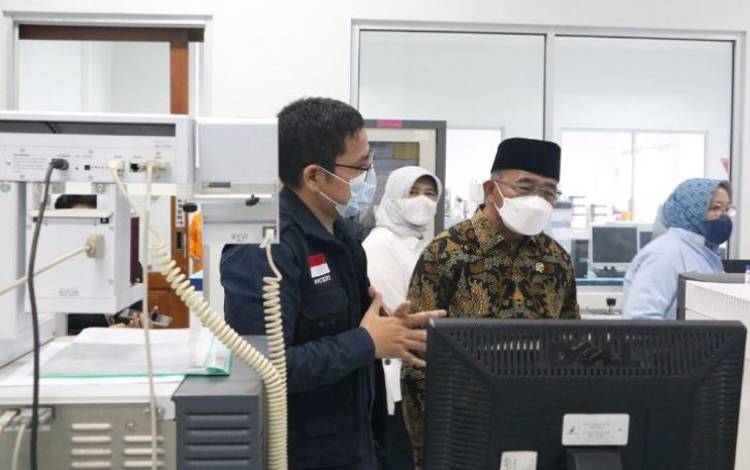 Menko PMK Pantau Langsung Proses Pengujian Obat Sirop di BPOM