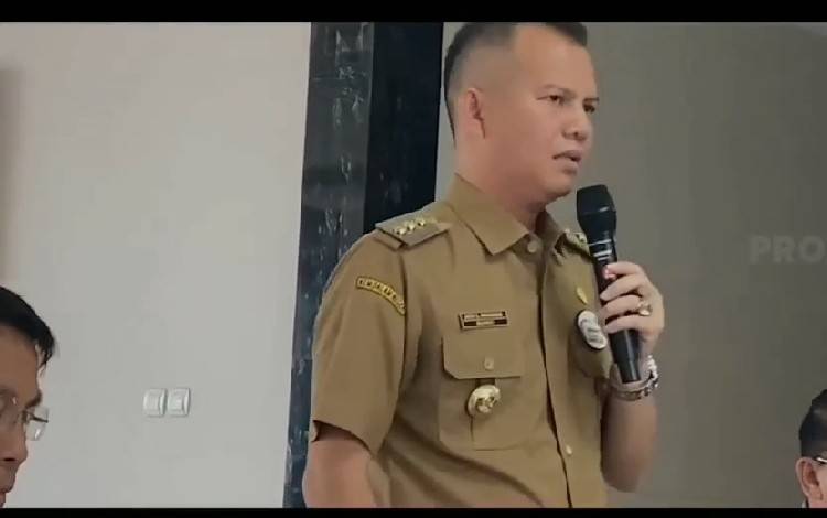 Bupati Gunung Mas Larang PBS yang Tidak Berkomitmen Lewati Jalan Kurun - Palangka Raya