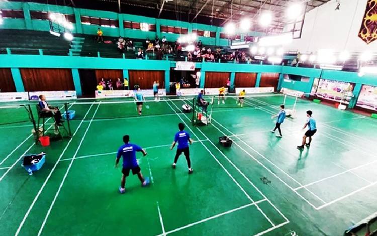 Pebulu Tangkis Lamandau Sparing dengan Kobar