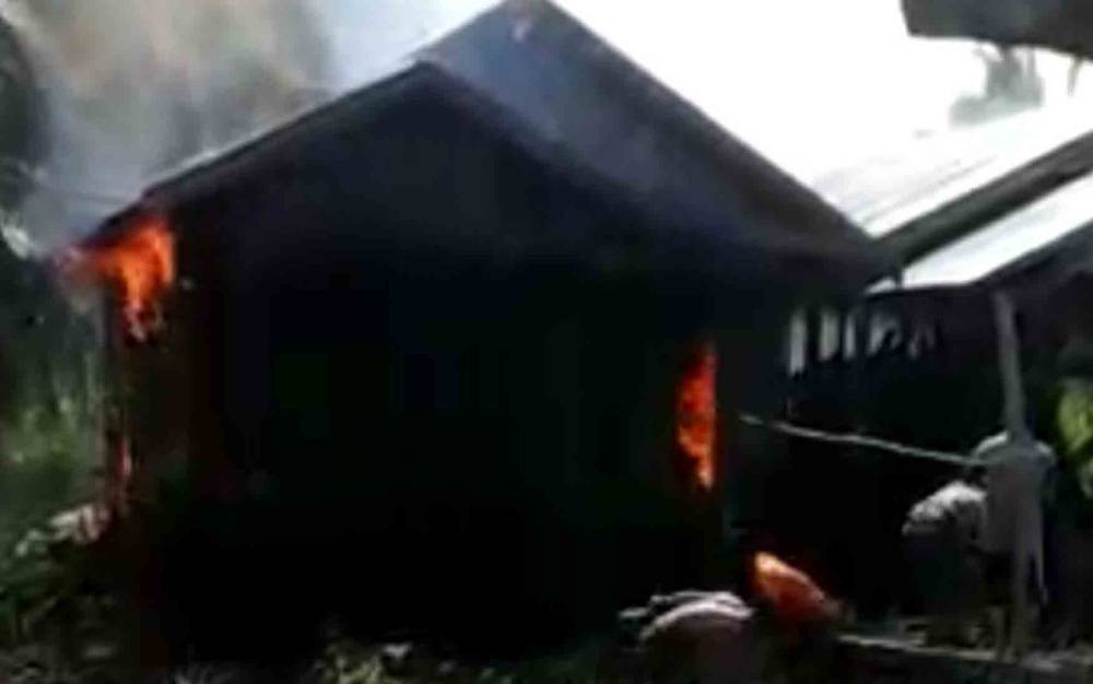 Kebakaran Hanguskan Satu Rumah Warga di Desa Sei Teras