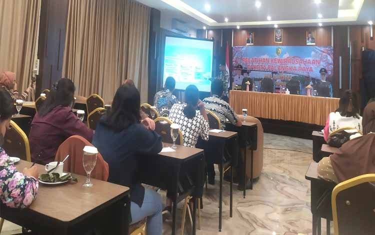 UMKM di Palangka Raya Diajarkan Tambah Omzet Lewat Digital Marketing