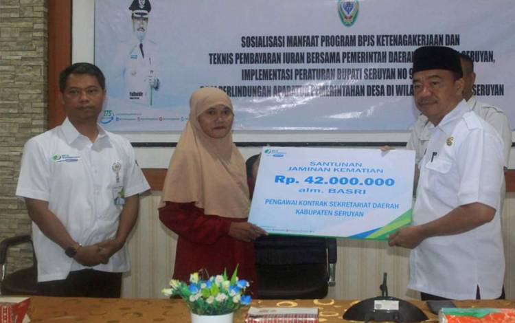 Bupati Seruyan Buka Sosialisasi Manfaat BPJS Ketenagakerjaan
