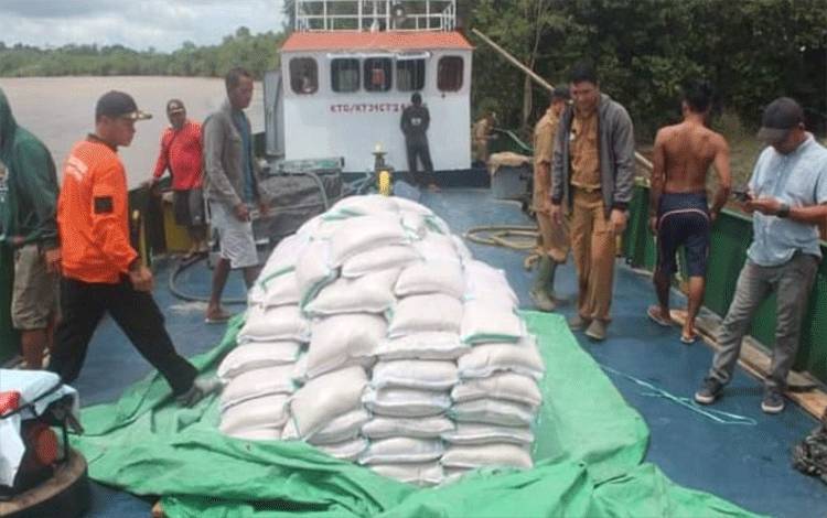 Kecamatan Katingan Kuala Bantu?Beras Korban Banjir Kamipang