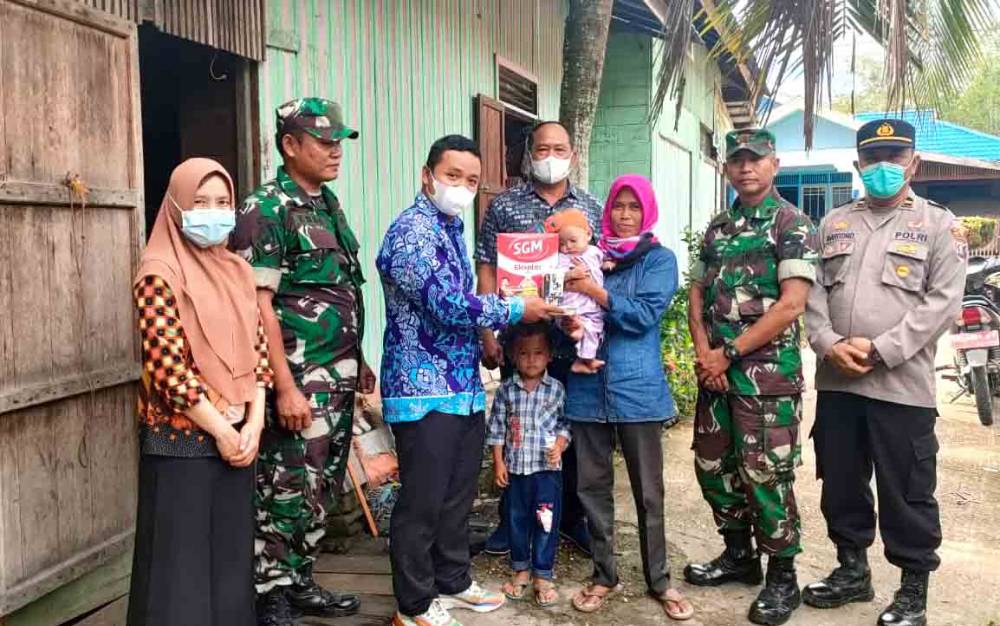 Empat Balita di Kecamatan Montallat Dapat Bantuan Penambah Gizi