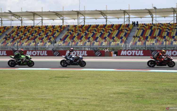 Toprak Razgatlioglu Rebut Pole Position di WSBK Mandalika
