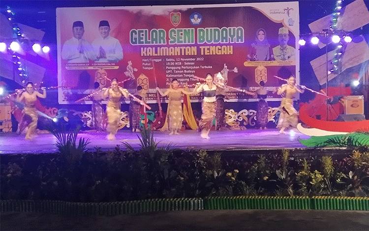 Disbudpar Kalteng Gelar Seni Budaya