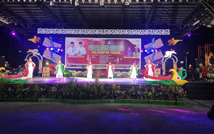 Penari Cilik Suguhkan Tarian Kasanang Atei Pada Pergelaran Seni Budaya