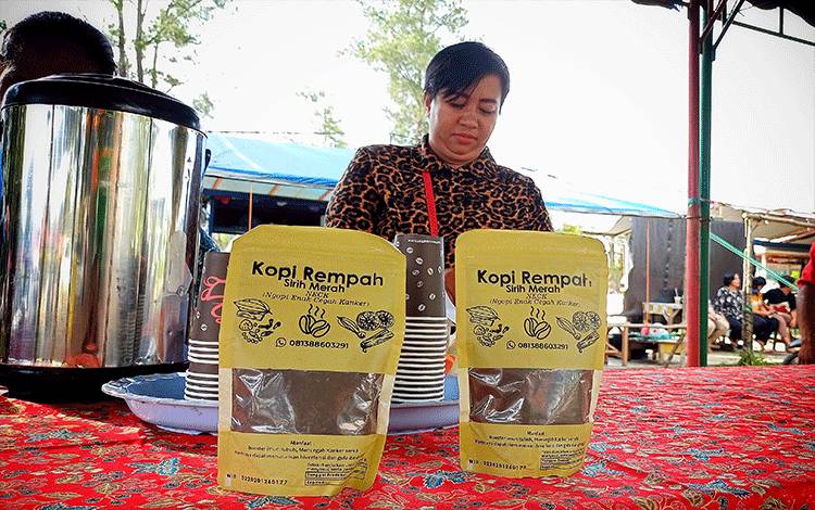 Warga Barito Timur ini Racik Kopi Sirih Merah untuk Cegah Kanker