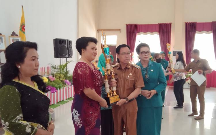 Bupati Hadiri Rapat Konsultasi TP PKK Katingan
