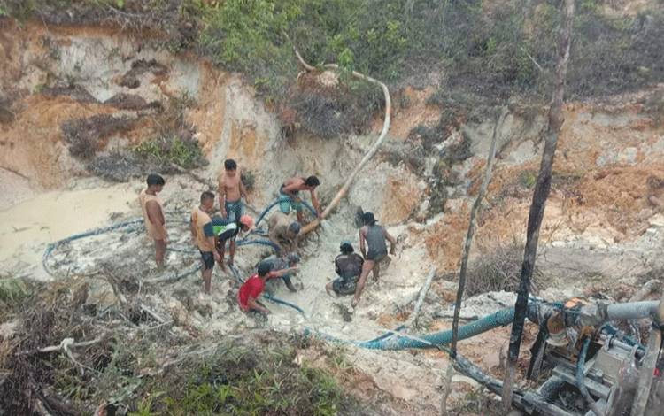 Tertimbun Longsor, 3 Penambang Emas di Desa Sei Ringin Dikabarkan Tewas
