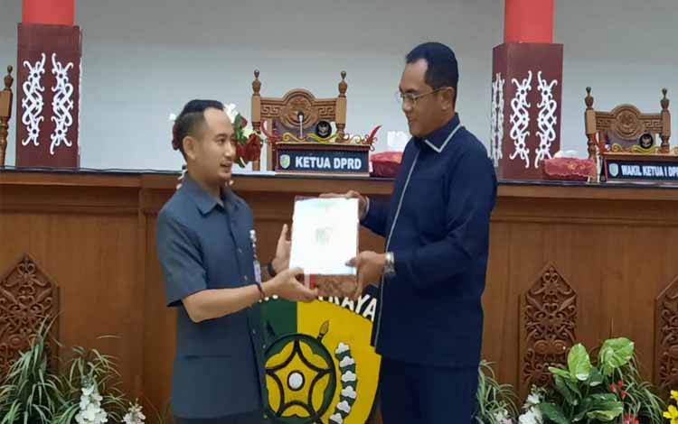 Wali Kota Palangka Raya Sampaikan Nota Keuangan RAPBD 2023