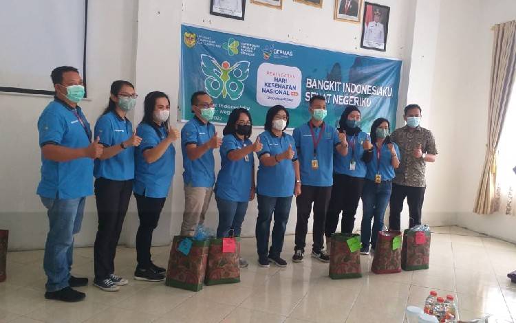 RSUD Kuala Kurun Berikan Piagam Penghargaan kepada Sejumlah Nakes