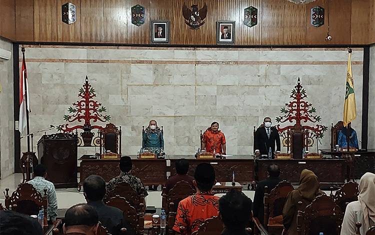 DPRD Kapuas Gelar Paripurna Penandatanganan Nota Kesepakatan KUA PPAS 2023
